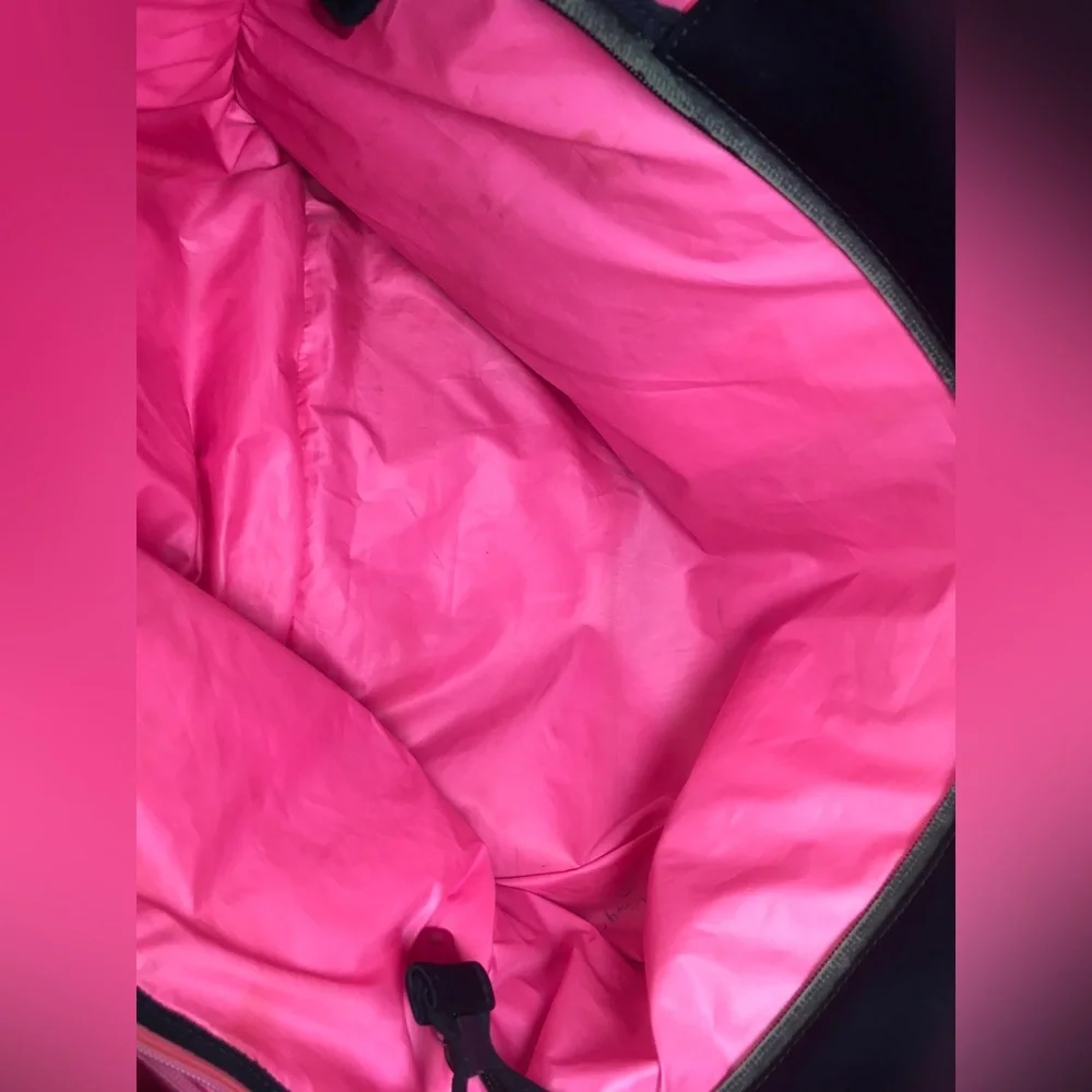 Juicy Couture Navy Blue Tote - Picture 11 of 11